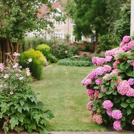 Mycityhaven - Highbury House With Parking Holiday home *