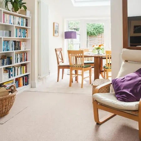 Mycityhaven - Highbury House With Parking Holiday home