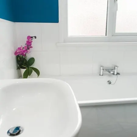 Holiday home Mycityhaven - Highbury House With Parking